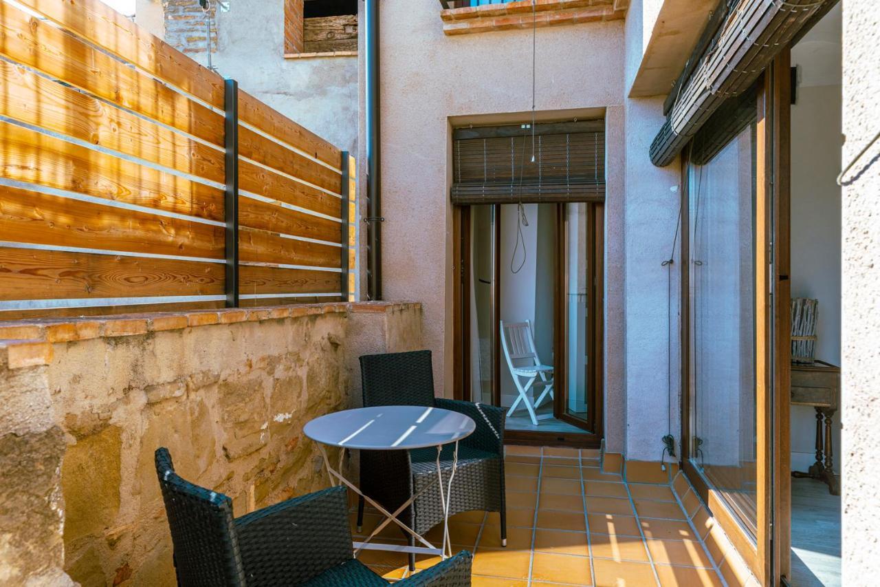 Apartamentos Vino Tinto Y Restaurante Tomate Rosa Adahuesca Eksteriør billede