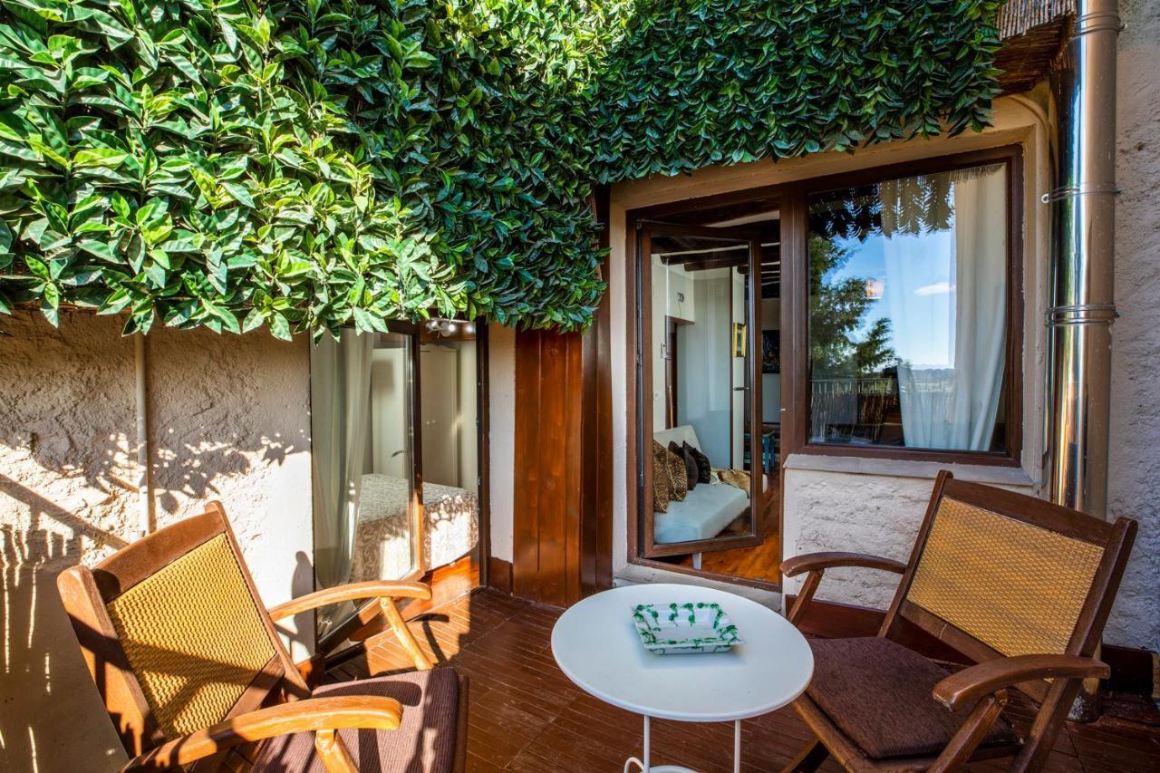 Apartamentos Vino Tinto Y Restaurante Tomate Rosa Adahuesca Eksteriør billede