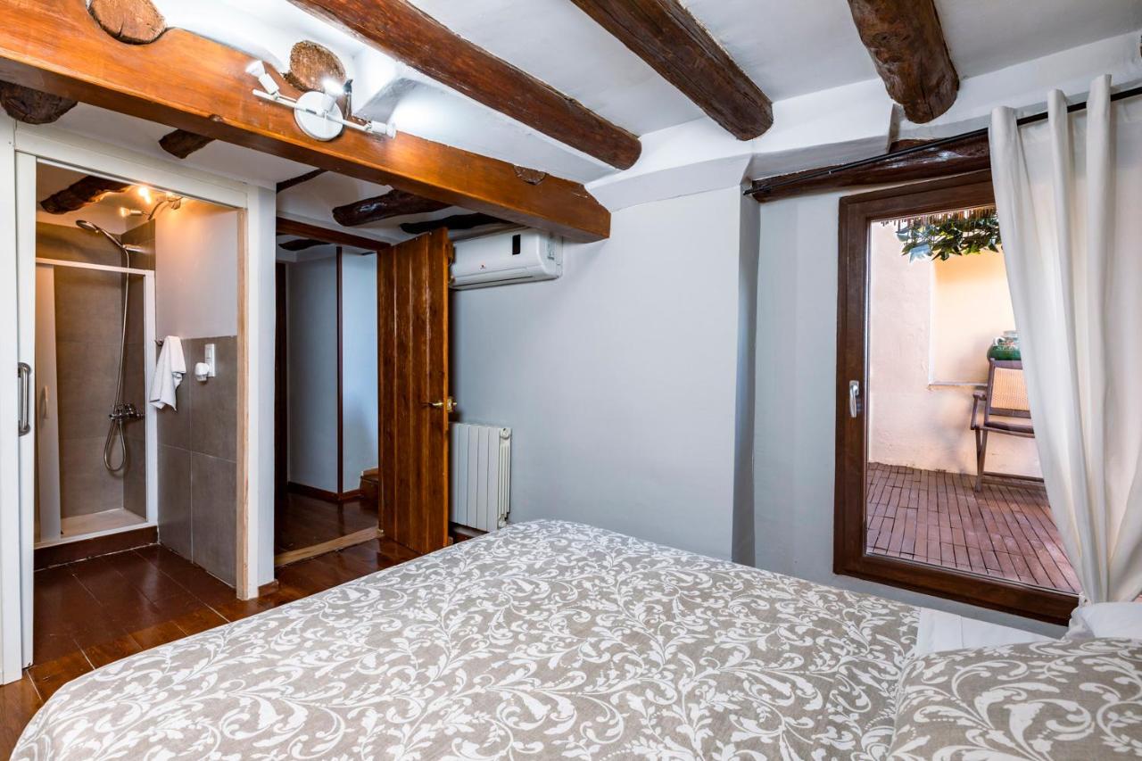 Apartamentos Vino Tinto Y Restaurante Tomate Rosa Adahuesca Eksteriør billede