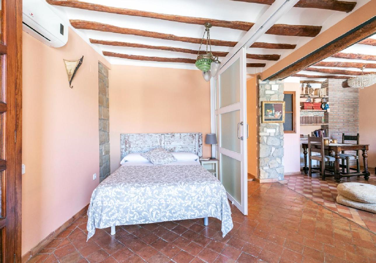 Apartamentos Vino Tinto Y Restaurante Tomate Rosa Adahuesca Eksteriør billede
