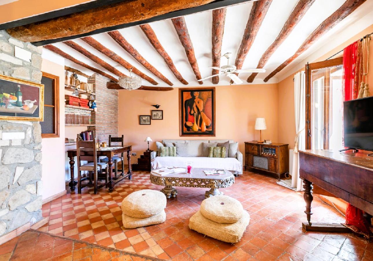 Apartamentos Vino Tinto Y Restaurante Tomate Rosa Adahuesca Eksteriør billede